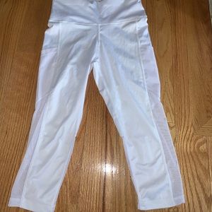 White cropped leggings